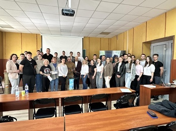 Зустріч з військовослужбовцем та волонтерами