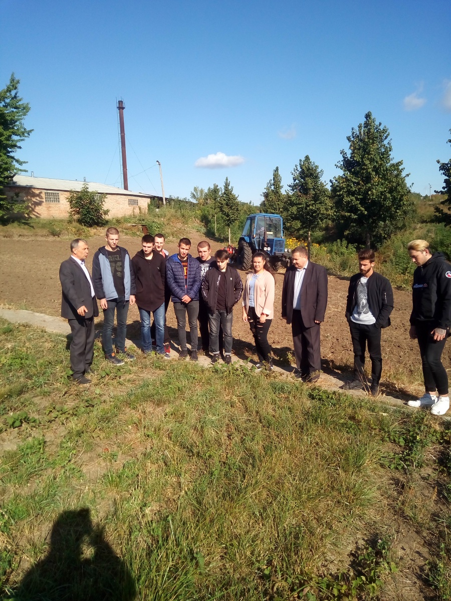 Проведення практичного заняття на дослідних ділянках кафедри рослинництва