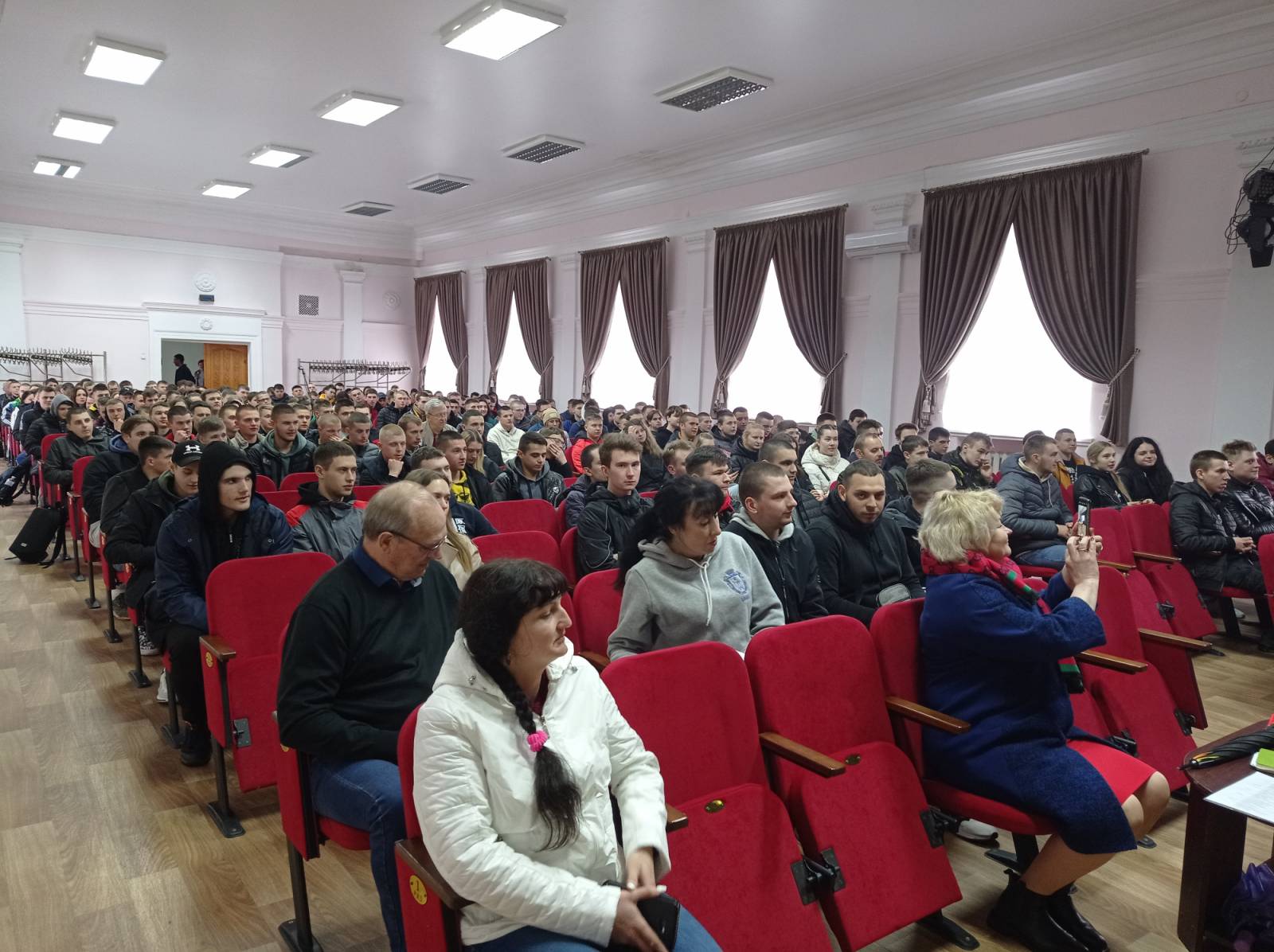 ПОПЕРЕДЖЕНИЙ – ЗНАЧИТЬ ОЗБРОЄНИЙ!
