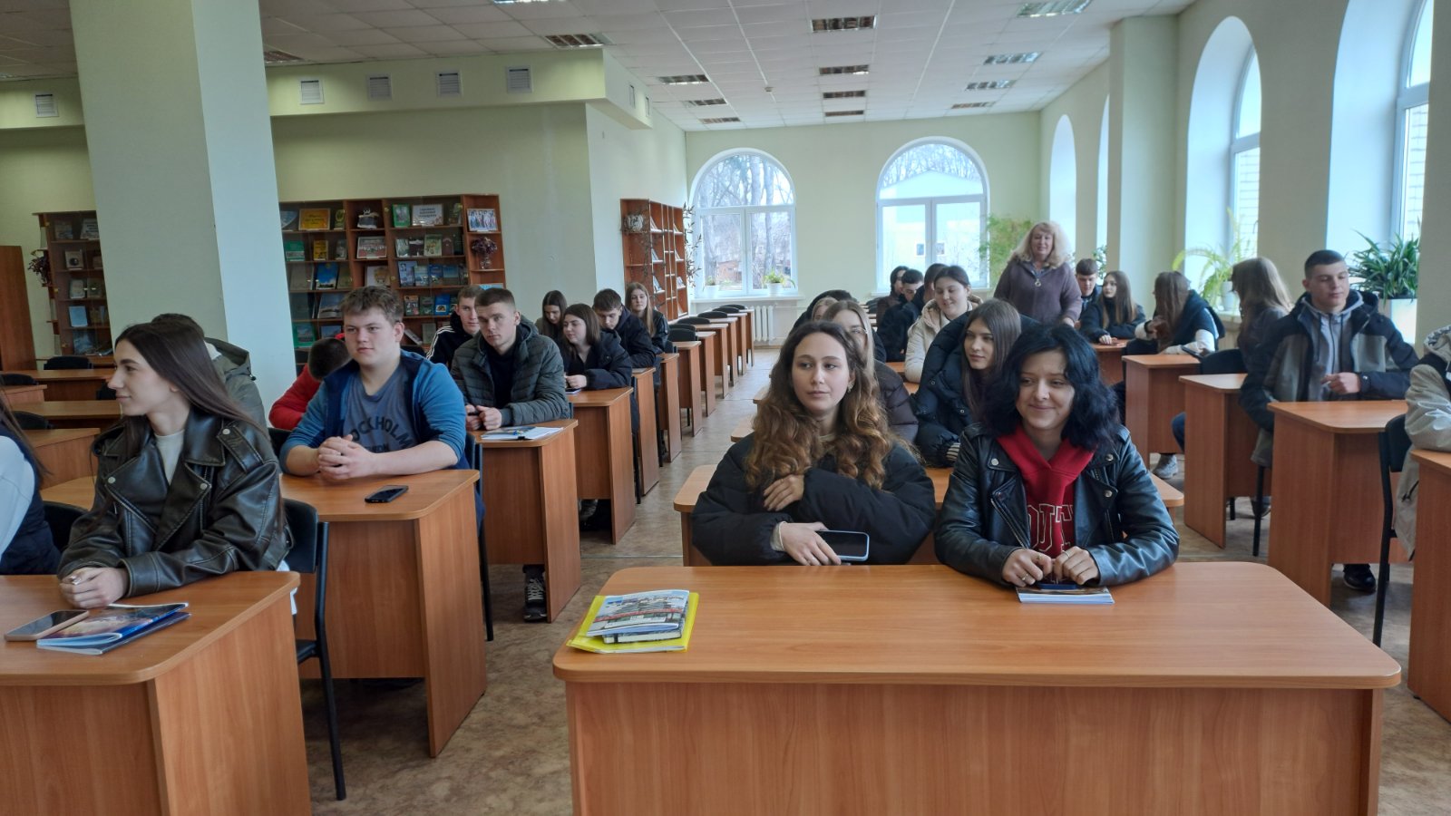 Літературно-музична композиція «Зів’яле листя» як простір духовного виховання молоді