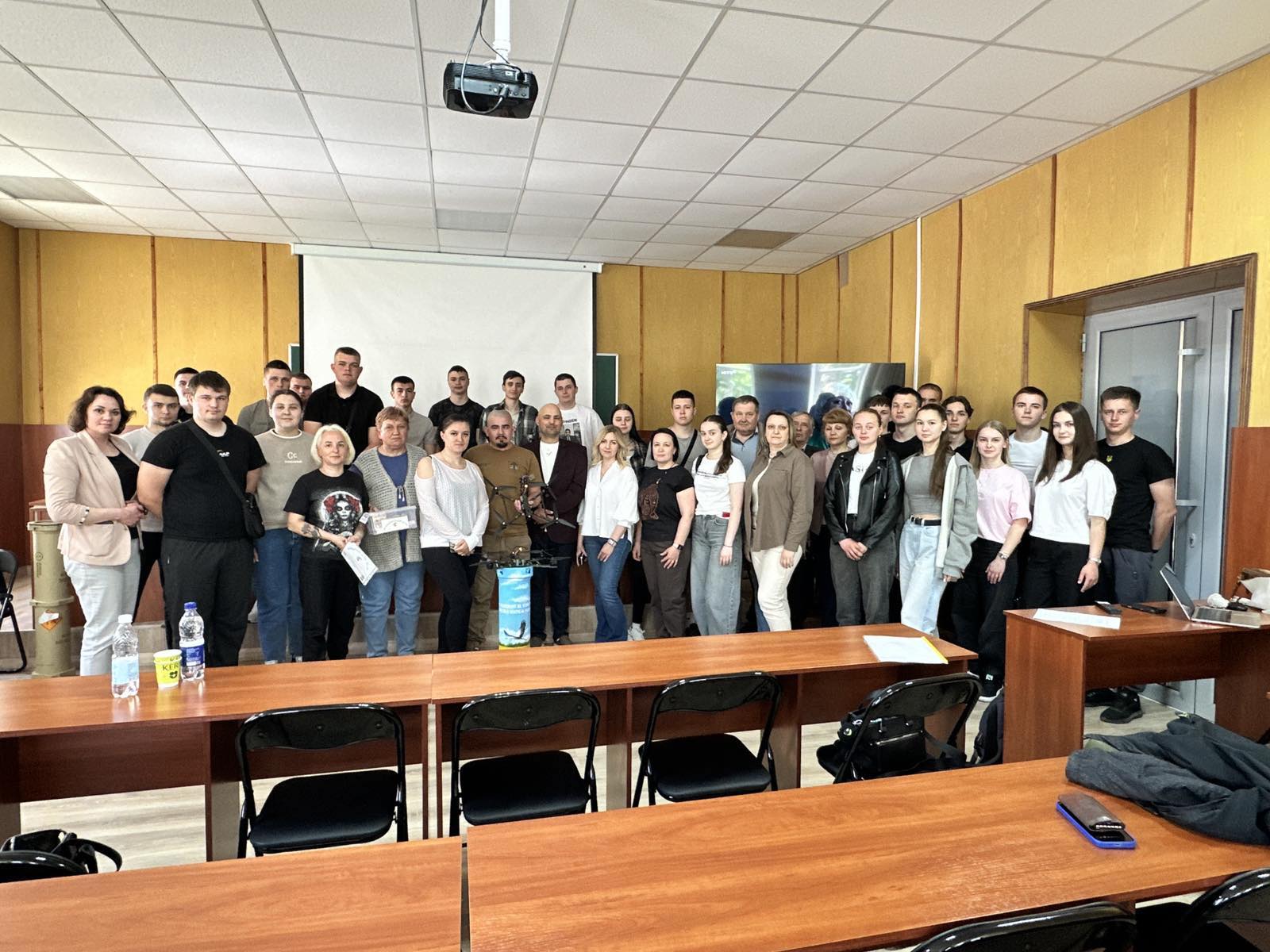 Зустріч з військовослужбовцем та волонтерами